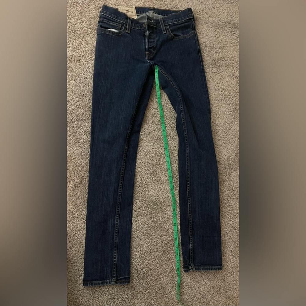 Hollister Womens Dark Blue Jeans straight fit
Pockets, button fly! Size 30x32